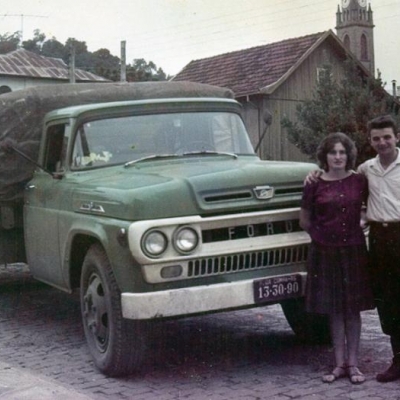 Rodolfo Antonio Baggio ao lado esposa Terezinha Barcaro Baggio em 1966.