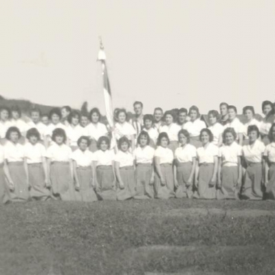 Primeira Ala Feminina do Esporte Clube Cruzeiro, de São Gotardo, em 1961. 
