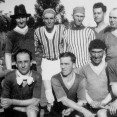 Grupo de amigos depois de uma partida de futebol no início da década de 1930. (Foto/arquivo Virginia Carletti)