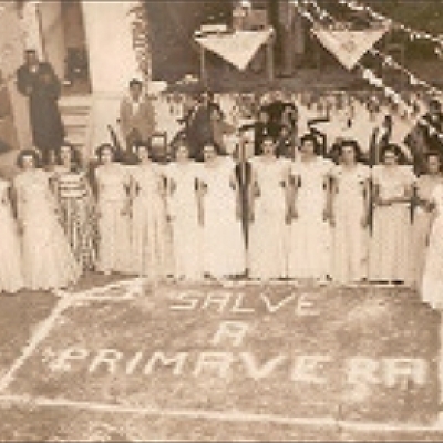 Em 1945, o Cine Central, localizado na Rua Borges de Medeiros, onde hoje fica o banco Bradesco, era o local de realização dos eventos de Flores da Cunha. Naquele ano, foi realizada em suas dependências o Baile do Vestido de Chita, que reuniu 20 jovens florenses. (Foto: ARQUIVO MUSEU E ARQUIVO HISTÓRICO PEDRO ROSSI/DIVULGAÇÃO)