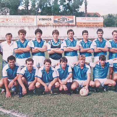 Em 1989 foi realizado, em Flores da Cunha, o 3º Campeonato de Raças. Na foto, o time da Família Sonda. (ARQUIVO O FLORENSE)