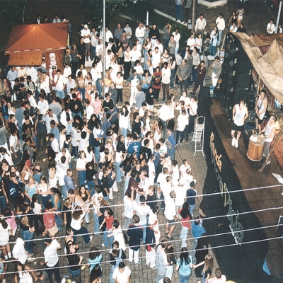 No dia 4 de março de 2000, na Rua Borges de Medeiros, aconteceu o IV Carnaval do Galo. O carnaval de rua contou com a entrega da chave da cidade à rainha do Carnagalô e, após, a comunidade pode aproveitar o show da Banda Viva Vida.