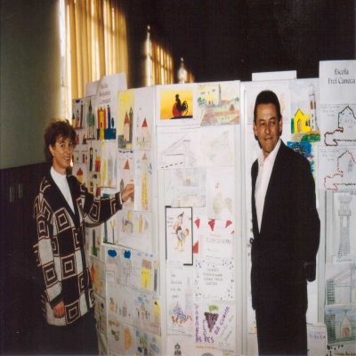 Durante a Semana do Município, em maio de 1997, ocorreu uma exposição no Salão Paroquial, com desenhos confeccionados pelos alunos das escolas de Flores da Cunha.
