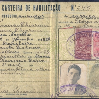 A Carteira de Habilitação número 340 de Flores da Cunha pertenceu a Francisco Chiarani, filho de Fiorenso Chiarani e Tereza Novello