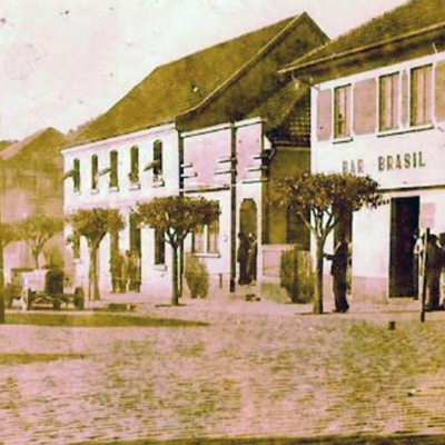 A Avenida 25 de Julho em 1939, no Centro de Flores da Cunha, quando se chamava Avenida Dr. Parobé. (Foto/Museu e Arquivo Histórico Pedro Rossi/Divulgação)