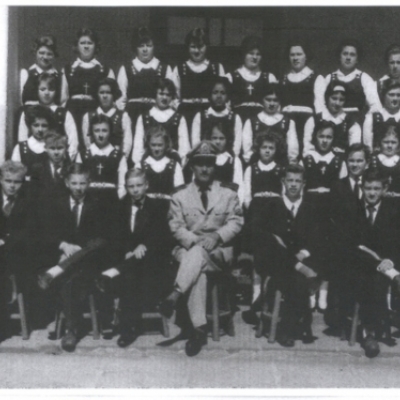 Formandos do 5º ano primário da Escola São José, durante solenidade no dia 7 de dezembro de 1962. 