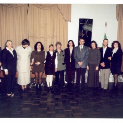 Em maio de 1998 foi realizado um evento para celebrar os 10 anos de fundação da Associação dos Professores de Flores da Cunha. Na ocasião, fundadores e docentes homenageados participaram do ato. A entidade foi criada em 8 de novembro de 1987 e, em 2012, completa 25 anos.