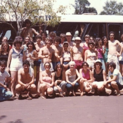Um grupo de estudantes da Escola São Rafael viajou a Foz do Iguaçu (PR) em dezembro de 1979 ou 1980.