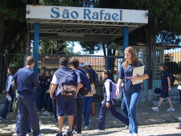 Escola São Rafael abriga hoje mais de mil alunos.  - Na Hora / Antonio Coloda
