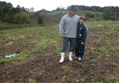 Agricultor Jones Pirolli plantou mil pés de marmelo, que devem começar a produzir no próximo ano.  - 