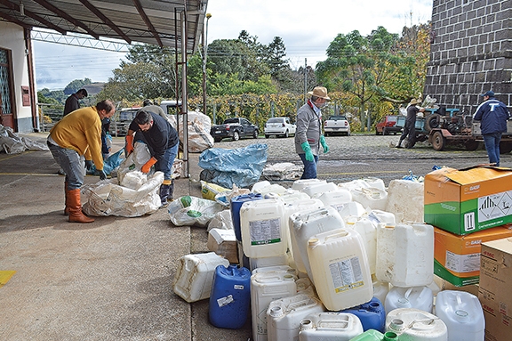 Campanha de recolhimento de embalagens envolveu mais de 730 produtores de Flores da Cunha e passa a ser exigência a partir deste ano. - Prefeitura FC/Divulgação