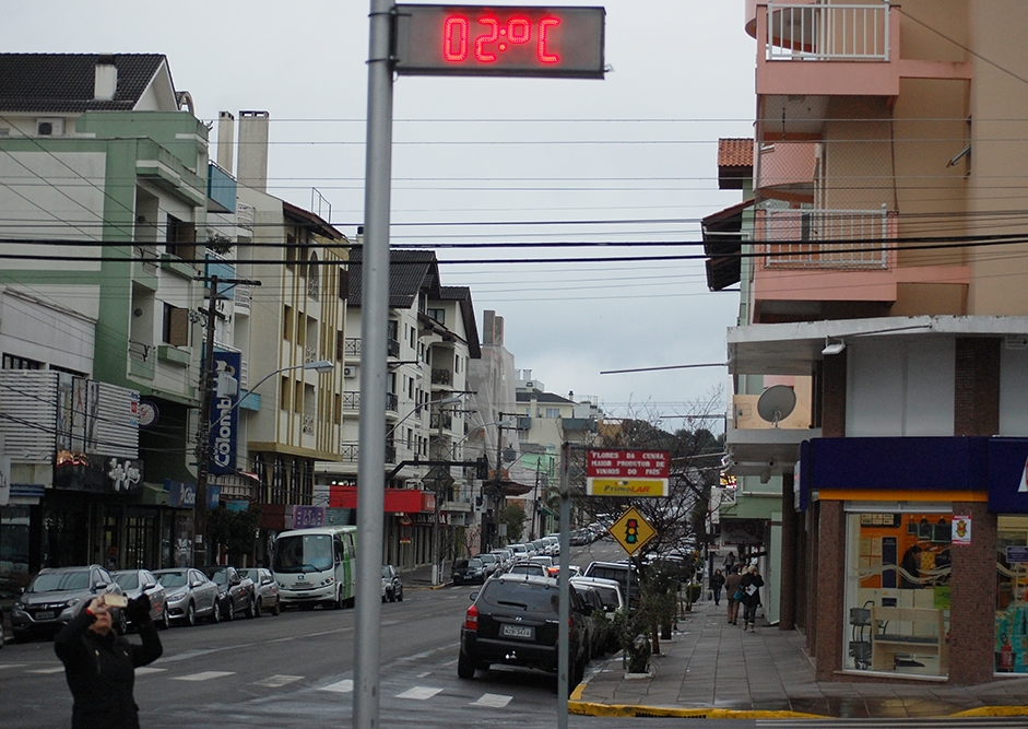 Flores da Cunha registrou chuva congelada no início da tarde de hoje. - Antonio Coloda