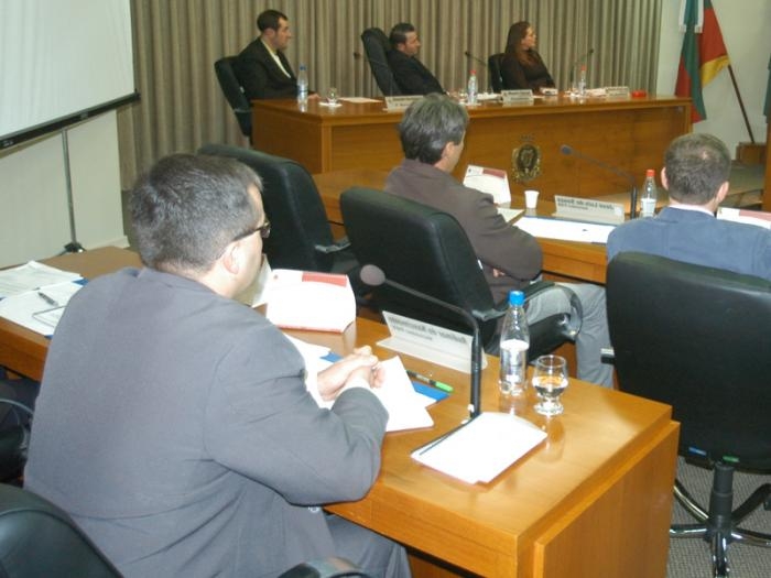 Encontro parlamentar foi realizado na noite de segunda-feira, dia 14. - Jonas Rigotto/Divulgação