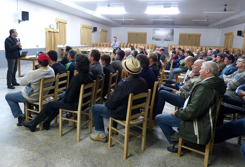 Cerca de 90 aplicadores participaram do encontro. - Prefeitura NP/Divulgação