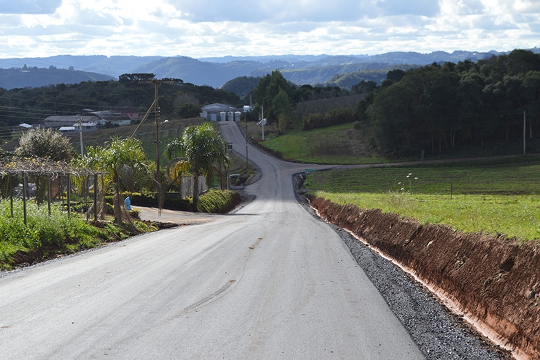 Estrada leva ao Mirante Gelain, ponto turístico de Flores da Cunha.  - Prefeitura FC/Divulgação