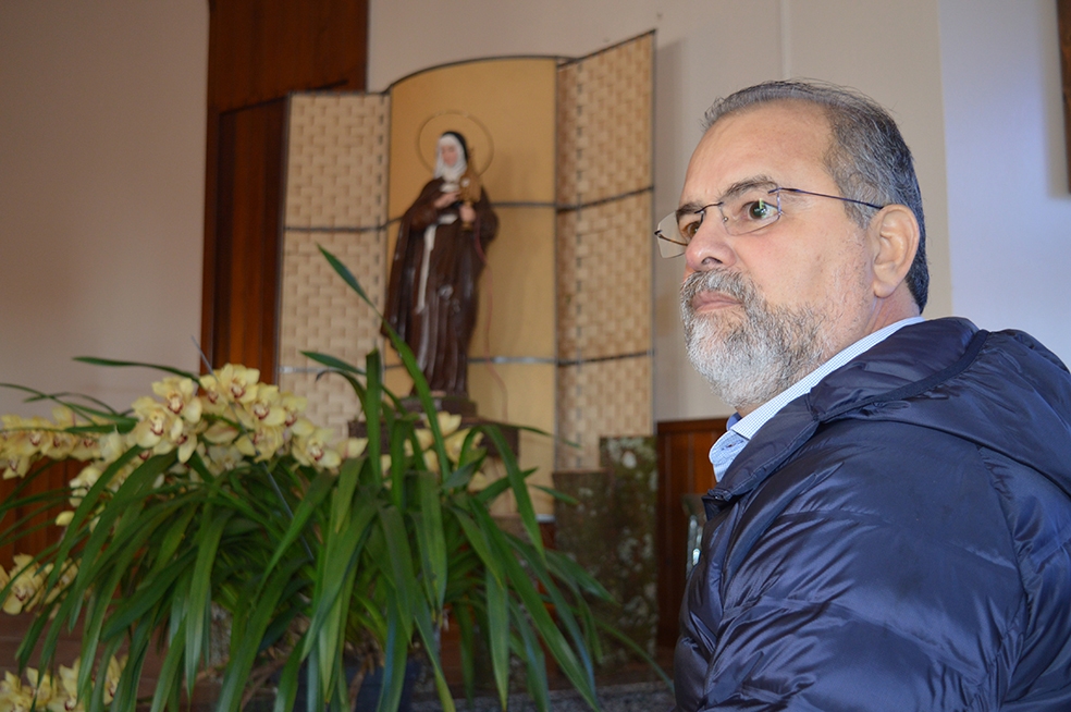 O empresário Claudemir Fernando Pereira adotou o Mosteiro das Irmãs Capuchinhas como uma casa, e Santa Clara como sua protetora. - Camila Baggio