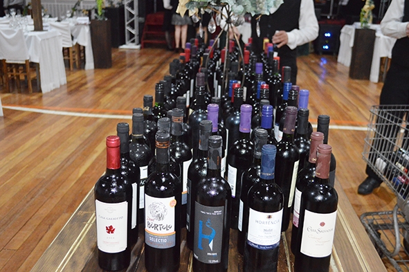 Além da gastronomia, jantar terá degustação de vinhos, espumantes e sucos de uva. - Prefeitura de Flores da Cunha/Divulgação