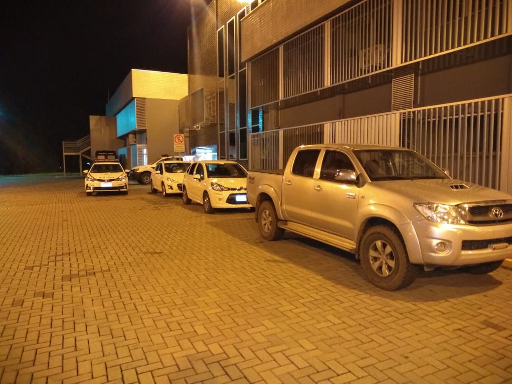 Caminhonete  Toyota Hilux foi recuperada na noite de domingo. - Brigada Militar/Divulgação