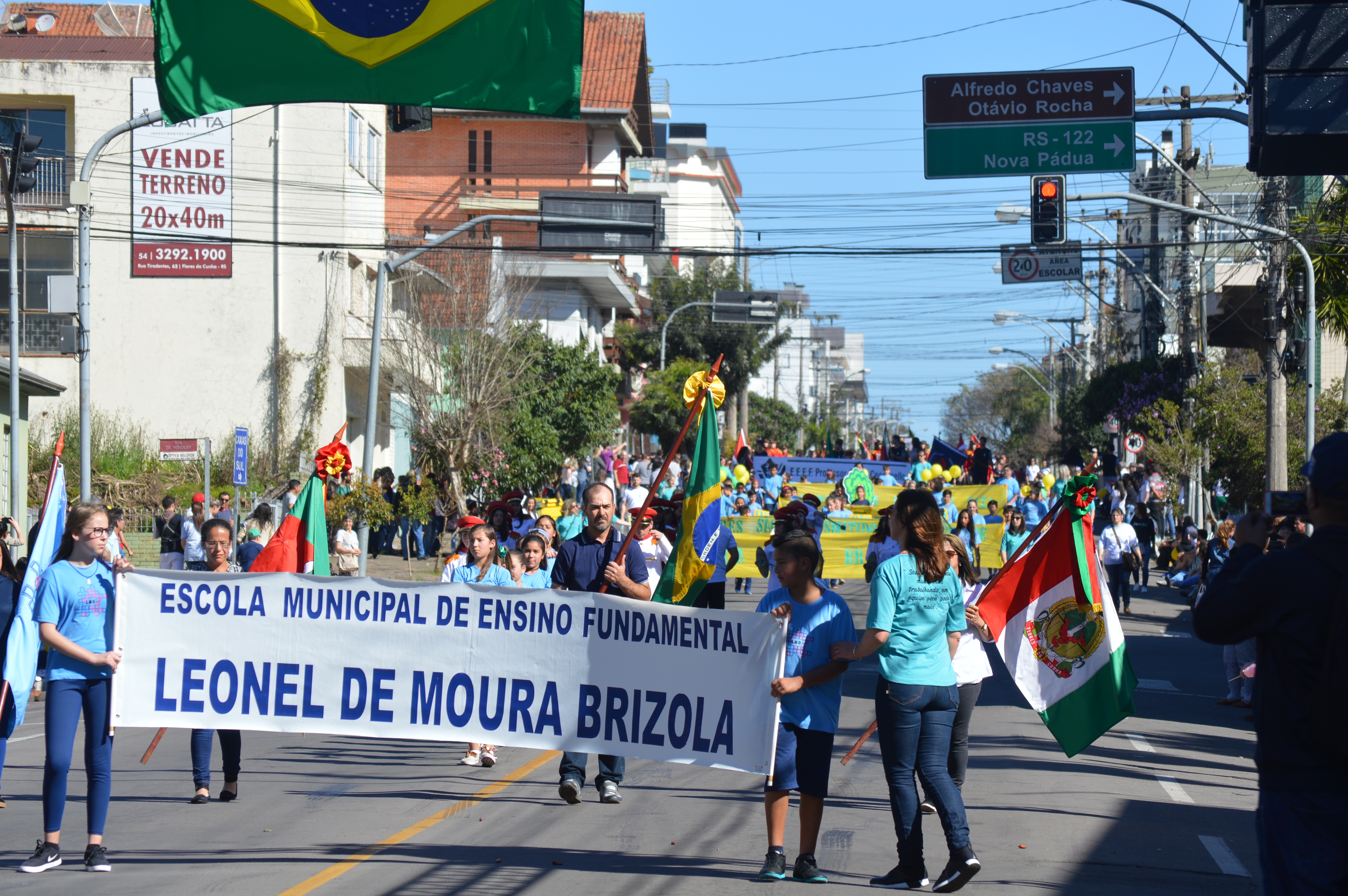 Escolas participaram do Desfile Cívico. - Camila Baggio