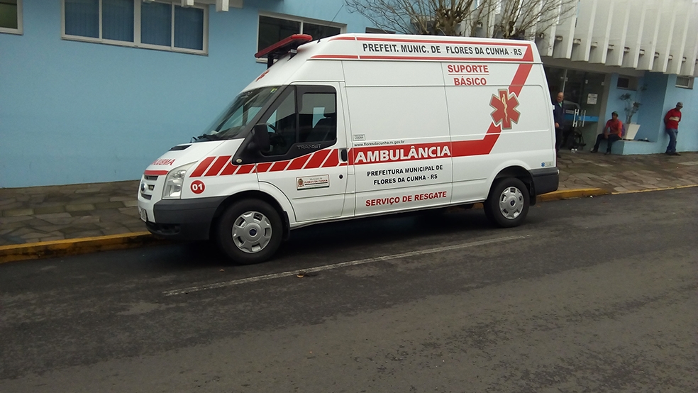 Ambulância branca faz atendimento de urgência e emergência. - Prefeitura FC/Divulgação