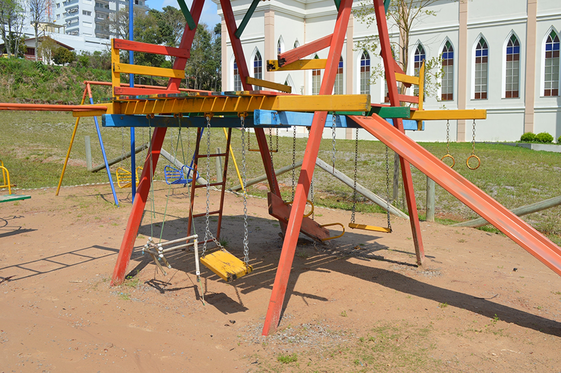 Uma das praças vandalizadas é a do bairro São José - Prefeitura FC/Divulgação