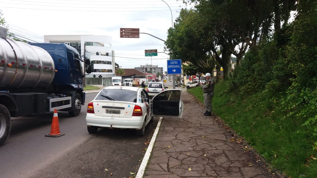 Ação abordou 27 veículos na manhã desta quinta-feira.  - Brigada Militar/Divulgação