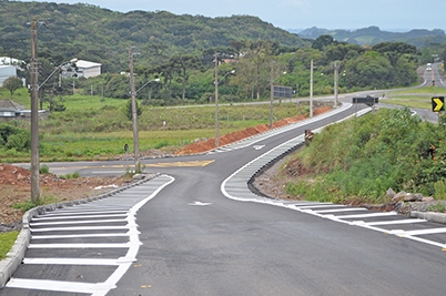 Obras do acesso ao Loteamento Sonda, no bairro Nova Trento, foram finalizadas. - Prefeitura de Flores da Cunha/Divulgação
