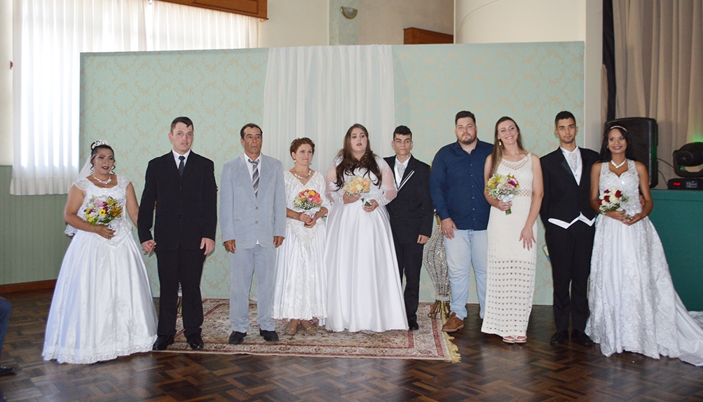 Casamento Comunitário ocorreu no salão paroquial. - Prefeitura de Flores da Cunha/Divulgação