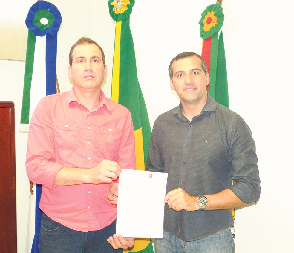 O presidente da Câmara de Vereadores, Léo Sonda, e o prefeito municipal, Ronaldo Boniatti. - Prefeitura NP/Divulgação