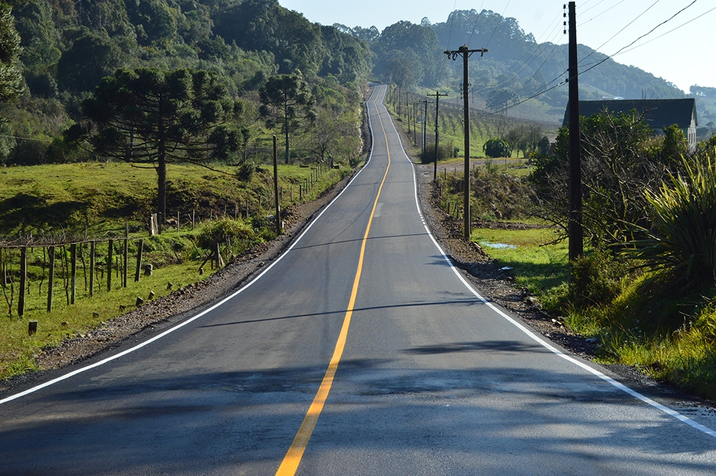 Umas das obras concluídas em 2018 foi a pavimentação da estrada da Linha 40 - Prefeitura FC/Divulgação