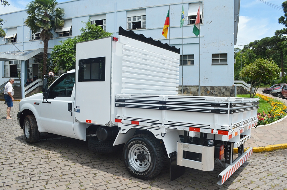 Veículo foi um investimento da prefeitura. - Prefeitura de Flores da Cunha/Divulgação