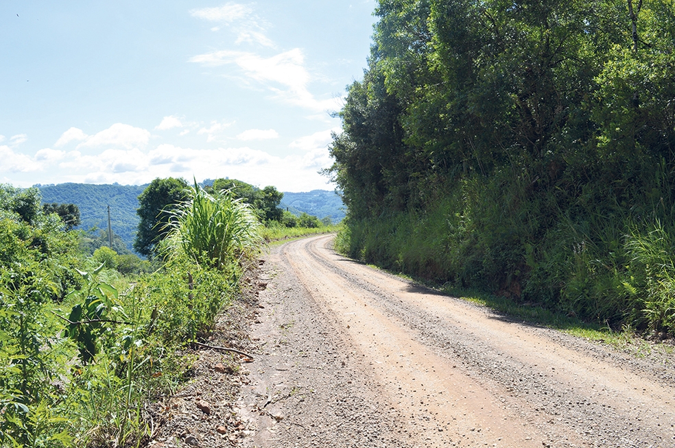 O asfalto nos 12 km de estrada que liga Otávio Rocha a Mato Peso é a principal demanda da comunidade. - Gabriela Fiorio