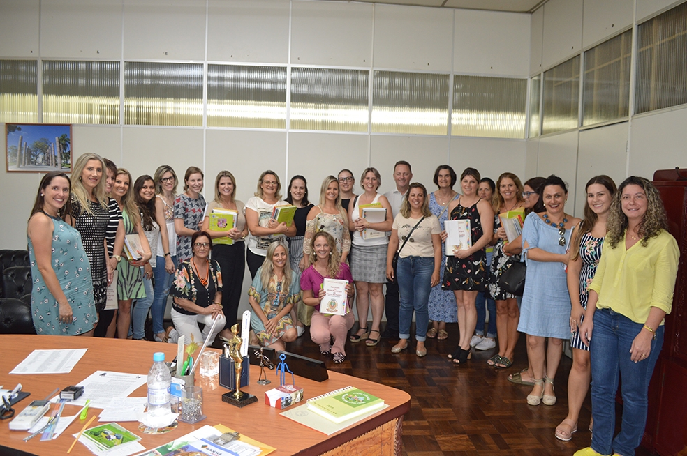 Professores da rede municipal participaram do lançamento do novo currículo. - Prefeitura FC/Divulgação
