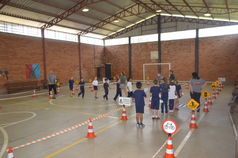 Alunos dos 2º anos integram o projeto de trânsito. - Prefeitura FC/Divulgação
