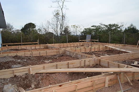 Quatro novas salas de aula estão sendo construídas.  - Prefeitura FC/Divulgação