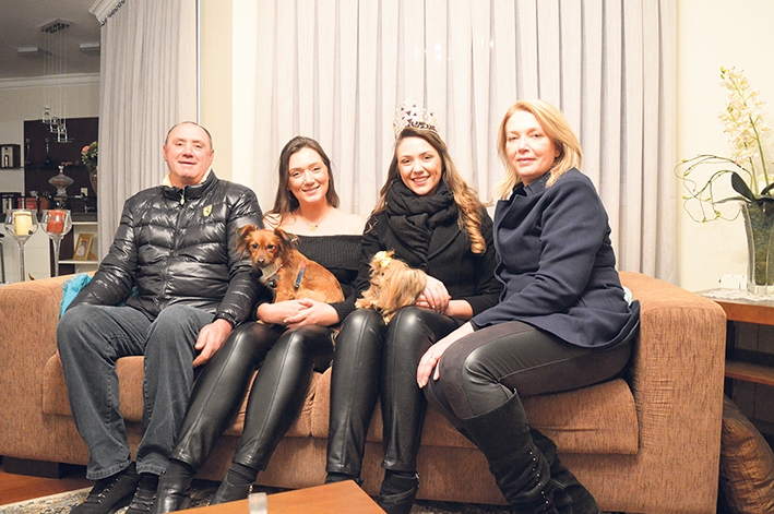 Fernanda Andreazza teve o apoio dos pais Francisco e Beatriz e da irmã Bárbara.  - Bruna Marini
