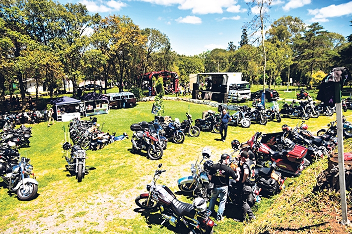 Está confirmada a presença de motoclubes, moto grupos, moto casais e motociclistas independentes de diversas regiões do Estado.  - Janaina Perotti Fotografia/Divulgação