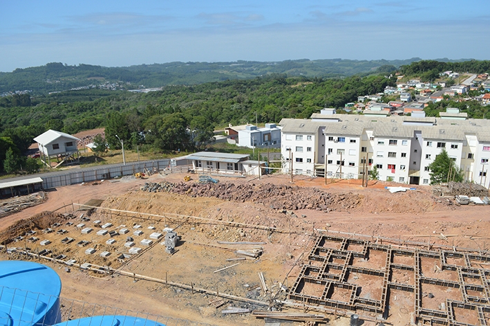 As fundações das primeiras 64 unidades já estão sendo construídas. - Prefeitura de Flores da Cunha/Divulgação