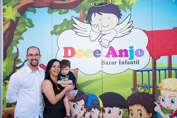 Os proprietários Debora Souza Pinto e Itacir Dal Bó Rech com o filho Gustavo Rech. - Diana Alves Barcellos/Divulgação