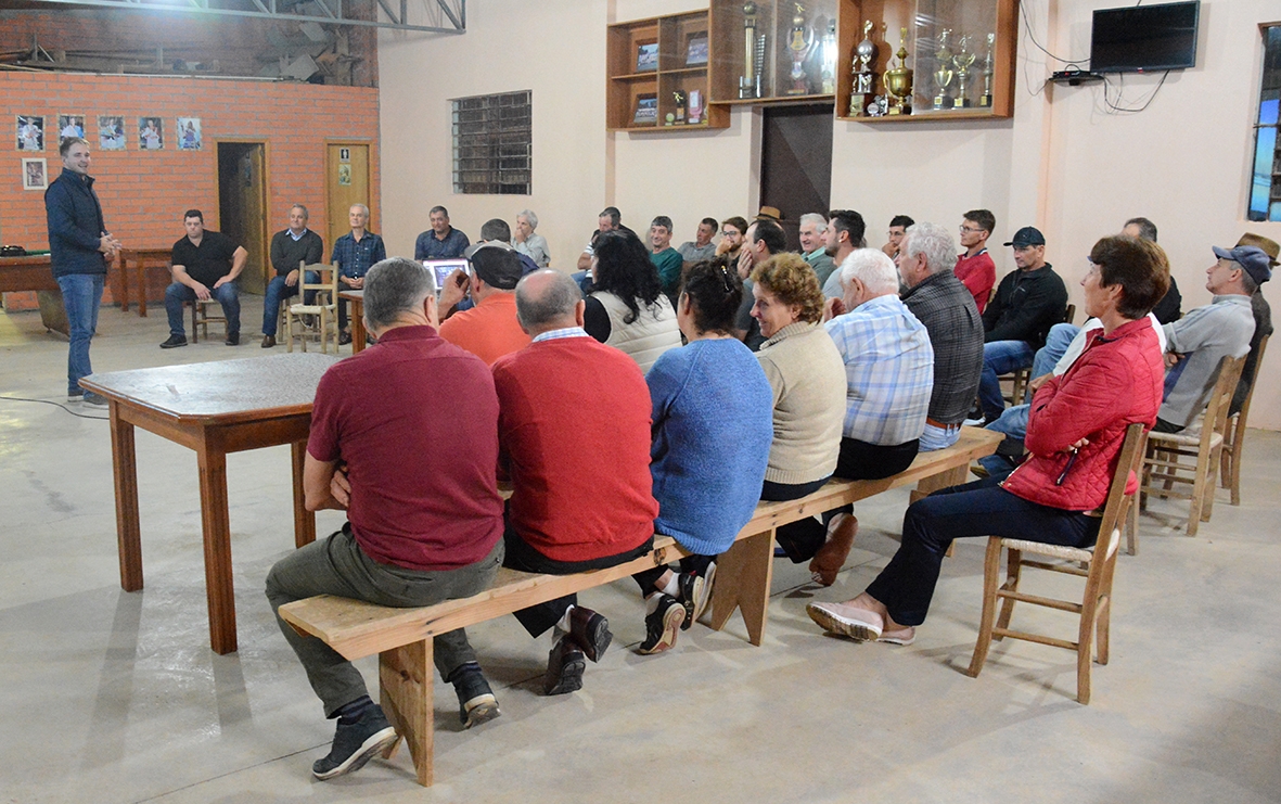 Encontro com moradores do Travessão Barra foi realizado em 12 de abril. - Maicon Pan/ Prefeitura de NP/ Divulgação