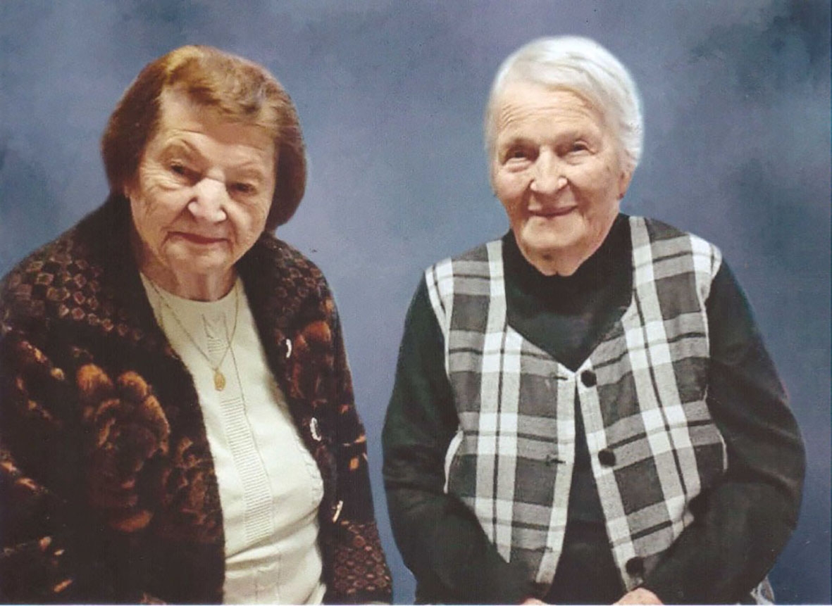Dosolina Longhi Francescatto, de 98 anos, e Rosa Vanin Lucian, com 102 anos. - Arquivo Pessoal/ Divulgação
