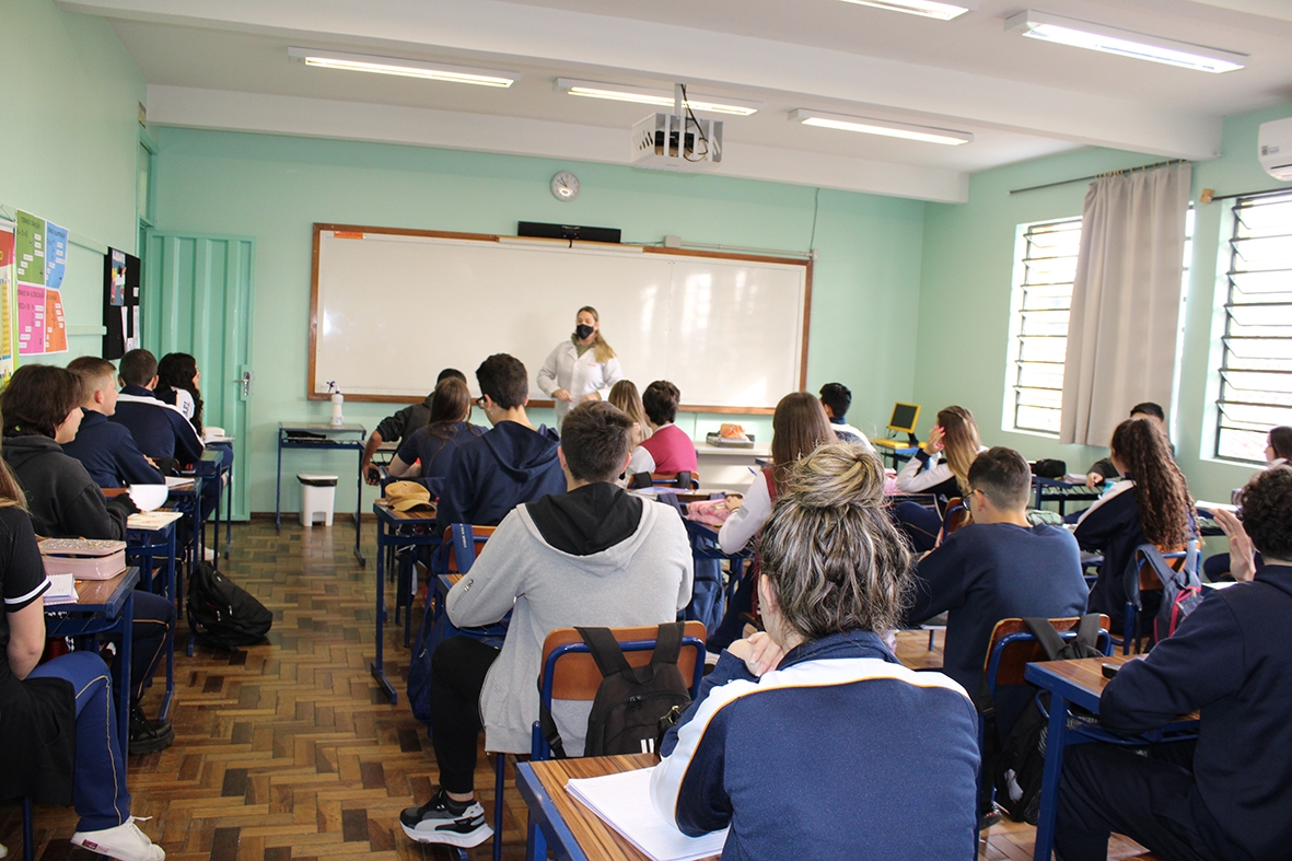 As turmas de 1º ano da Escola São Rafael estão se adaptando ao Novo Ensino Médio.  - Karine Bergozza