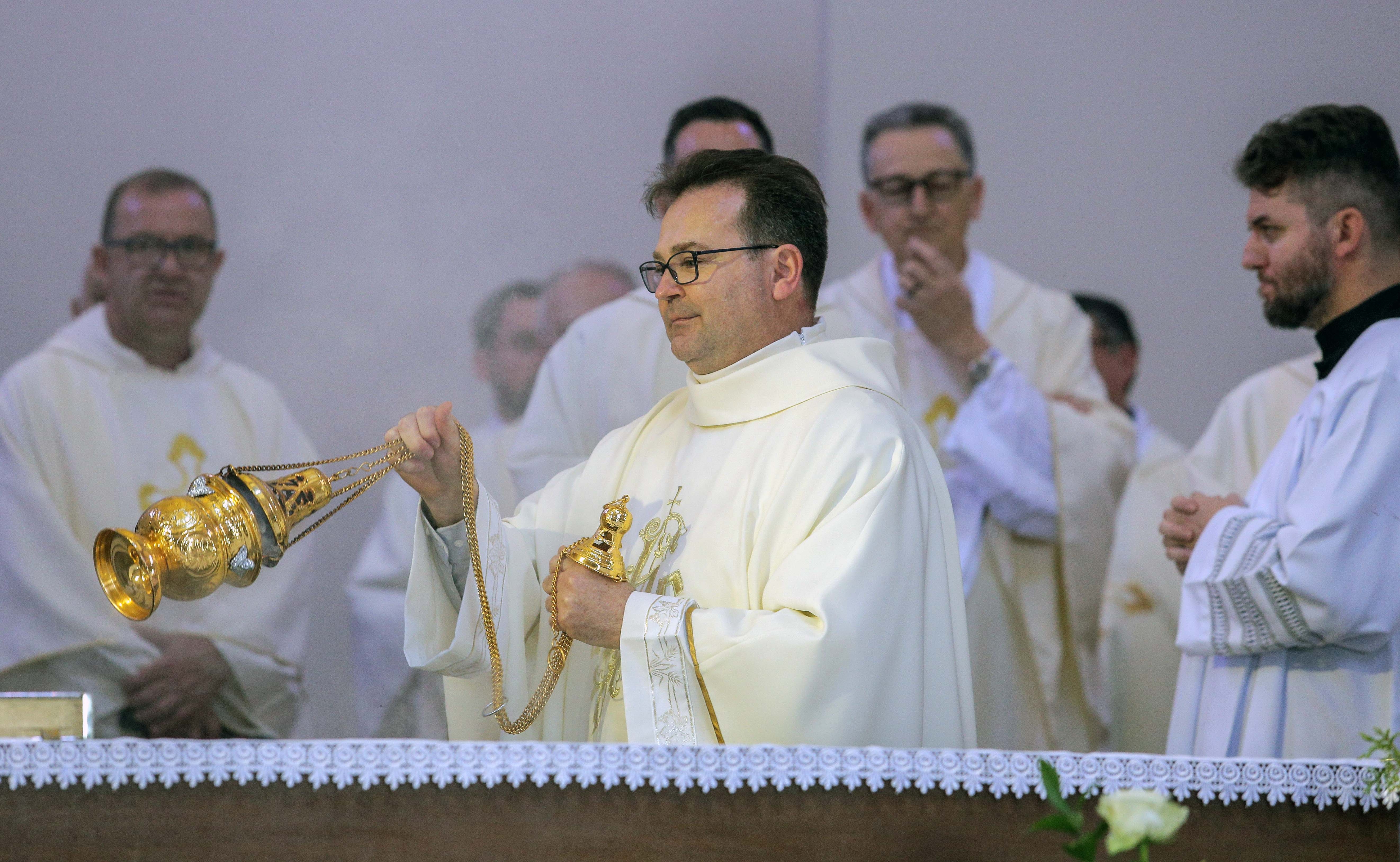 Padre Ricardo Fontana celebrou 25 anos de sacerdócio. - Divulgação