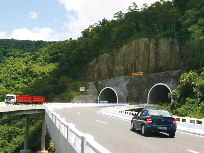 Rota do Sol, estrada onde foram construídos os primeiros túneis rodoviários do Estado, é a principal ligação da Serra com o Litoral Norte. - Jefferson Bernardes / Palácio Piratini / Divvulgação
