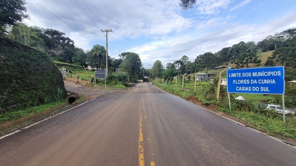 Estrada Municipal Ernesto Suliani, conhecida como Estrada Velha, que liga Caxias do Sul a Flores da Cunha - Cristofer Giacomet