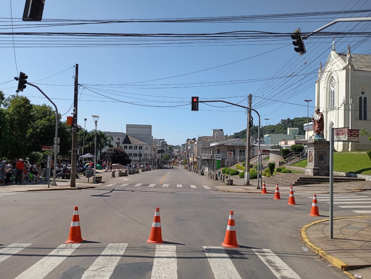 Avenida 25 de Julho - Lucas Brito