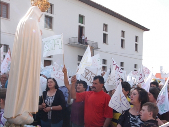 Cerimônia foi conduzida pelo padre Santo Monegat e pelo frei Darci Vazatta. - Mirian Spuldaro