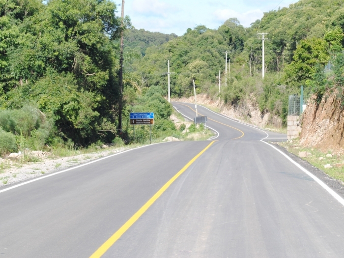 Trecho de 5km custou R$ 1,4 milhão. - Prefeitura de Flores da Cunha/Divulgação