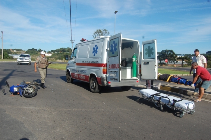 Condutor da moto foi socorrido e levado ao Hospital Fátima. - NaHora/Antonio Coloda