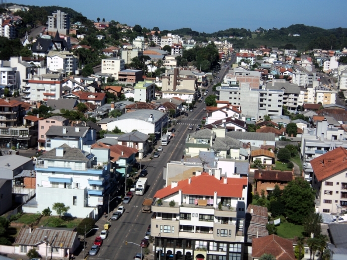Pavimentações urbanas e rurais somam mais de R$ 2,6 milhões no projeto. - Fabiano Provin